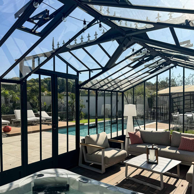 Serre CLASSIQUE largeur 3,50 m avec chien-assis sur embase aluminium