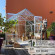 Serre de jardin LAMS Laurus 4,90 m², coloris aluminium naturel, verre trempé 3 mm, base et descentes de gouttière incluses