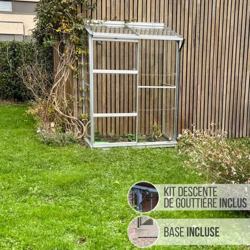Serre de jardin LAMS Mélissa 0,90 m², coloris aluminium naturel, verre trempé 3 mm, base et descente de gouttière incluses