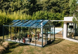 Serre en aluminium ou en bois : comment faire le bon choix pour son jardin ?