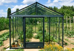 Comment améliorer le sol de sa serre de jardin ?